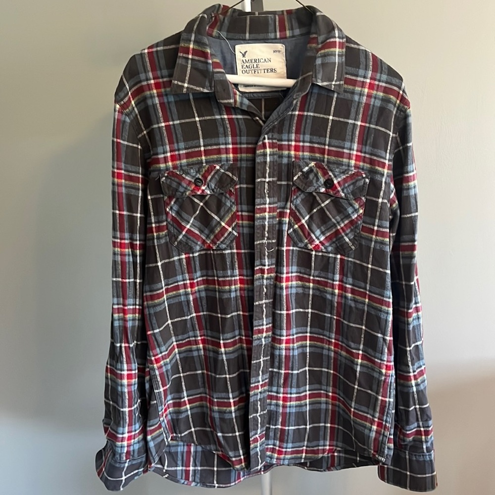 American Eagle flannel, grey/blue/red/white/green - size medium
